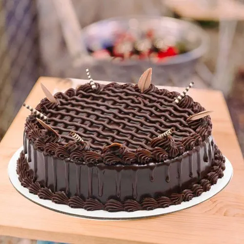 3 Pound Chocolate Flavored Cake With Melted Chocolate Cocoa Powder With  Chocolate Chips Shelf Life: 24 Hours at Best Price in Asansol | Cake O Clock