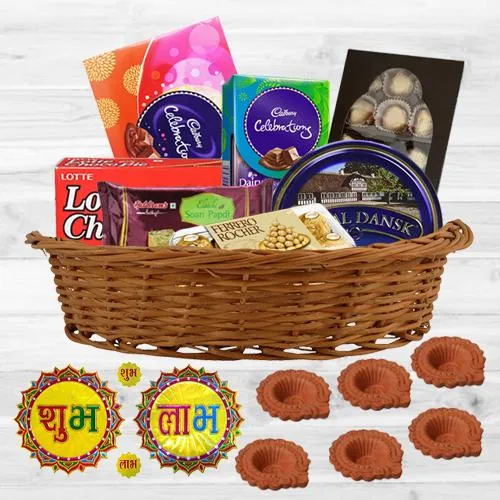 Head To Teal Lush In Mumbai For Some Amazing Wedding Gift Hampers! |  Wedding gift hampers, Diwali gift hampers, Wedding gifts packaging