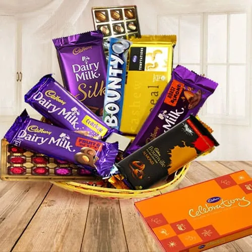 Crawford Market Mumbai Wedding Packing Items | Gift Packing Basket | Chocolate  Box Wholesale Market - YouTube